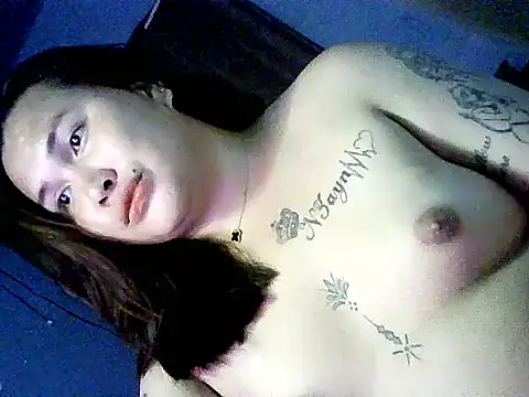 Snapshot of hollynicole chatting on April 2026 03:19:01 PM hollynicole online show from April 2026 03:19:01 PM