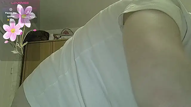 CurvyWild Lady30 online show from April 2026 07:54:01 PM