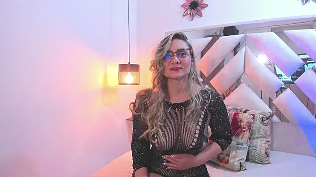 annie vega17  online show from March 2026 06:35:04 PM