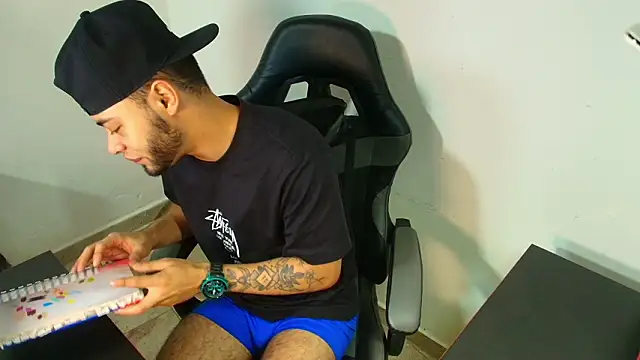 Xanderstone00 online show from February 2026 05:03:02 PM