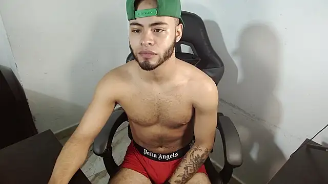 Xanderstone00 online show from February 2026 07:00:01 PM