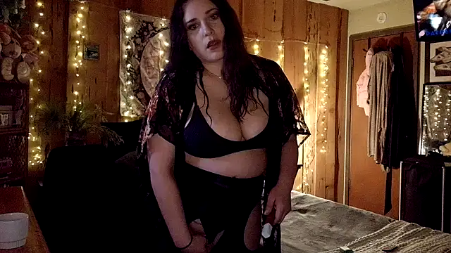 Snapshot of VelvetBrunetteXo chatting on February 2026 12:22:02 AM VelvetBrunetteXo online show from February 2026 12:22:02 AM