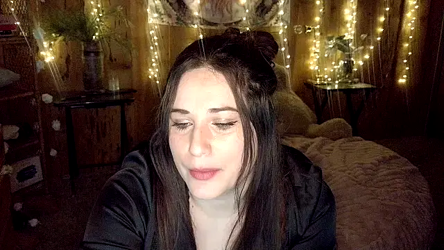 VelvetBrunetteXo online show from April 2026 12:21:02 PM