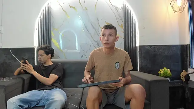 Isaak 26 online show from March 2026 02:28:02 PM