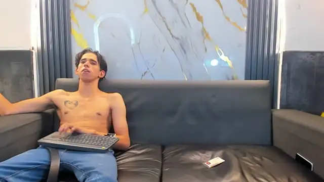 Isaak 26 online show from March 2026 11:48:02 PM