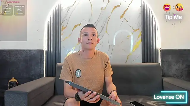 Isaak 26 online show from April 2026 01:18:01 AM