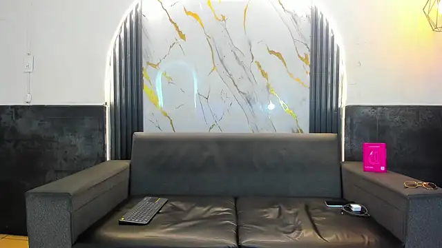 Isaak 26 online show from March 2026 04:40:01 PM