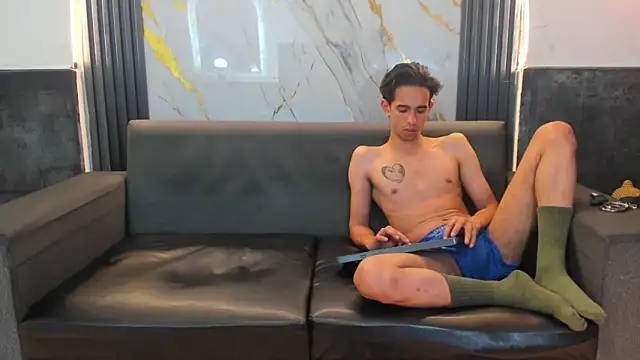 Isaak 26 online show from March 2026 10:24:01 PM