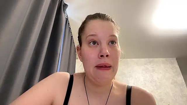 Snapshot of Lunexia_Kysstoria chatting on February 2026 04:25:02 AM Lunexia Kysstoria online show from February 2026 04:25:02 AM