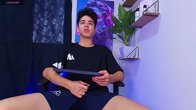 Snapshot of Gael_moon_ chatting on February 2026 07:25:01 PM Gael moon online show from February 2026 07:25:01 PM