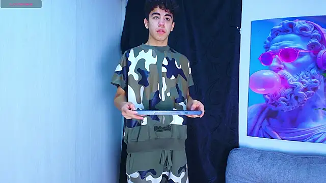 Snapshot of Gael_moon_ chatting on March 2026 04:02:01 AM Gael moon online show from March 2026 04:02:01 AM