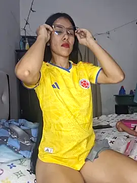 Alannys19 online show from June 2026 04:44:02 AM