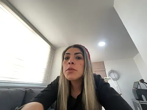 Snapshot of Encantadora_Eva chatting on February 2026 08:52:01 PM Encantadora Eva online show from February 2026 08:52:01 PM