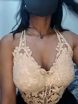 Snapshot of LIZANI_0 chatting on February 2026 03:42:02 AM LIZANI 0 online show from February 2026 03:42:02 AM