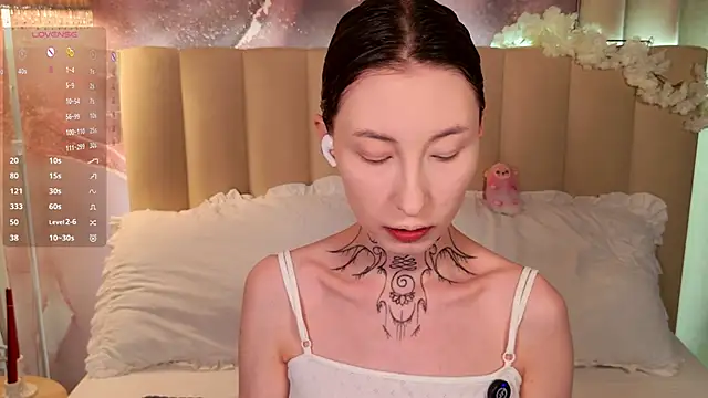 roxy morrison x online show from April 2026 01:23:01 PM