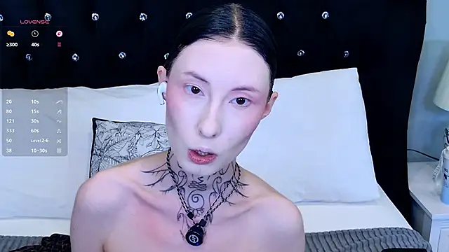 roxy morrison x online show from April 2026 01:02:01 PM