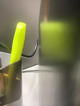 kahreal online show from April 2026 10:01:02 PM