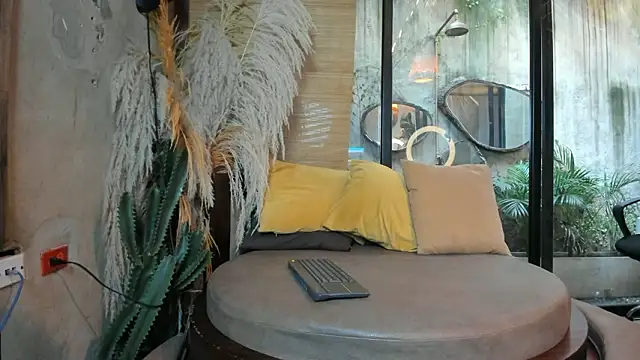 sophieBlair  online show from February 2026 07:14:01 PM