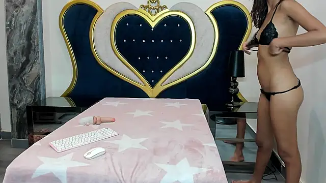 LinaSalazar online show from February 2026 07:23:01 PM