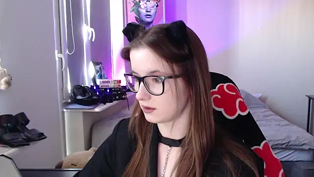 LunaXcherry online show from May 2026 04:36:01 PM