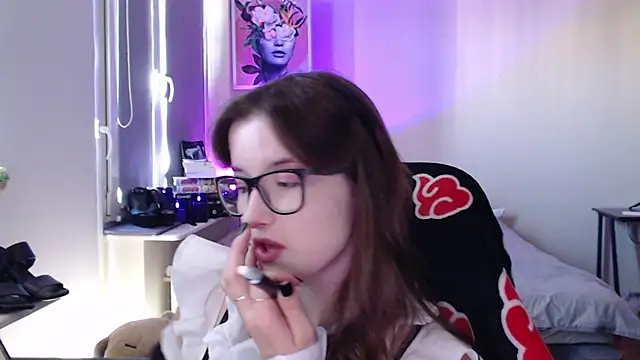 LunaXcherry online show from May 2026 04:46:01 PM
