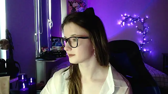 LunaXcherry online show from May 2026 06:05:02 PM