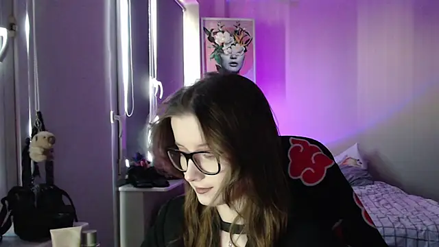 LunaXcherry online show from April 2026 04:41:02 PM