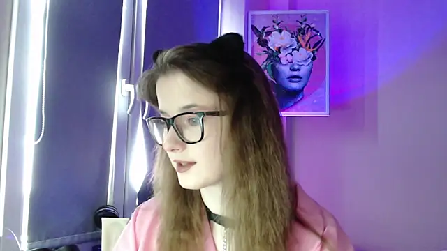 LunaXcherry online show from May 2026 04:59:05 PM