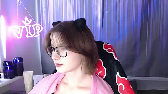 LunaXcherry online show from July 2026 04:58:01 PM
