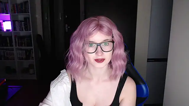 LunaXcherry online show from March 2026 05:35:01 PM