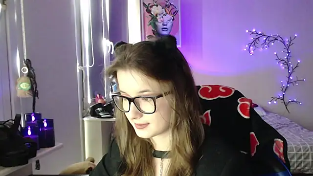LunaXcherry online show from May 2026 11:13:02 AM