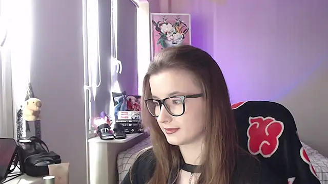 LunaXcherry online show from April 2026 11:11:01 AM