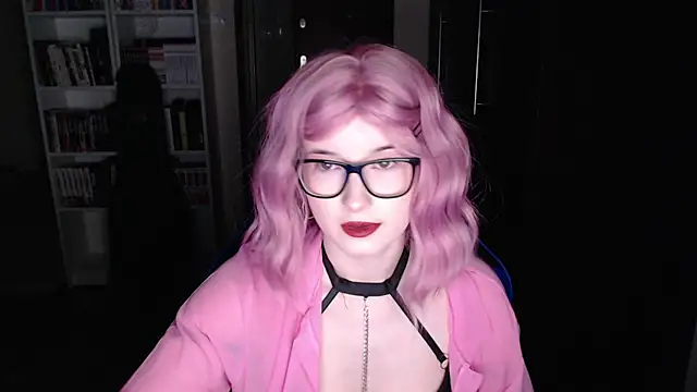 LunaXcherry online show from March 2026 06:25:02 PM