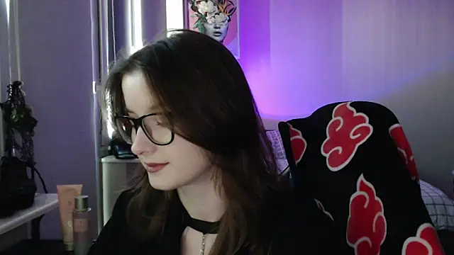 LunaXcherry online show from April 2026 04:36:02 PM