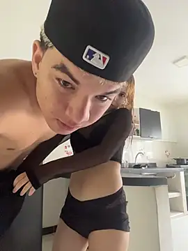 VelvetPassion online show from April 2026 09:39:33 PM