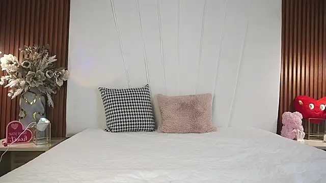 ZoeFantasyx online show from February 2026 07:24:01 PM