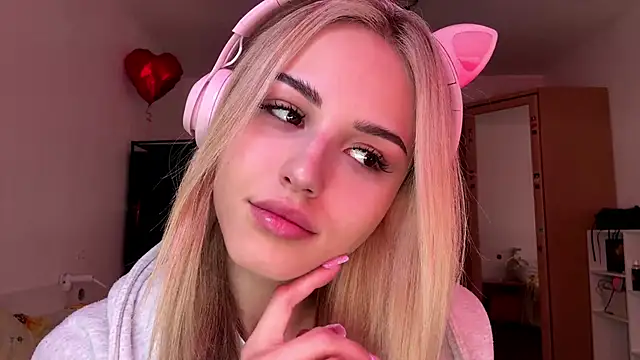 Snapshot of Evva_mayy chatting on February 2026 11:54:02 AM Evva mayy online show from February 2026 11:54:02 AM