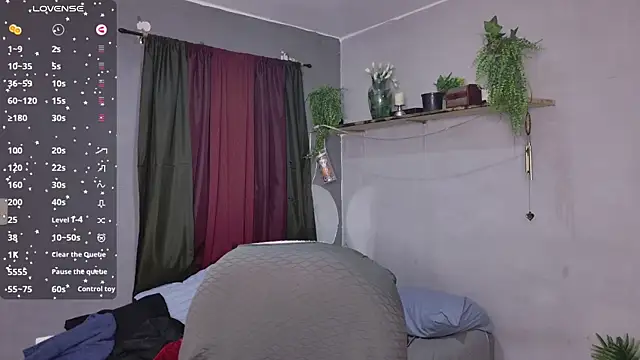 juliettafox online show from February 2026 07:03:01 PM