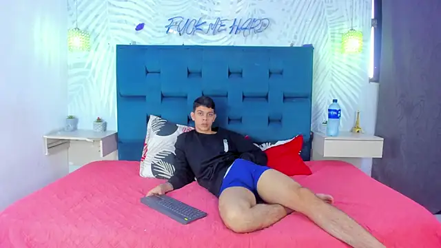 Snapshot of Adventurous_Boys chatting on February 2026 06:09:01 PM Adventurous Boys online show from February 2026 06:09:01 PM