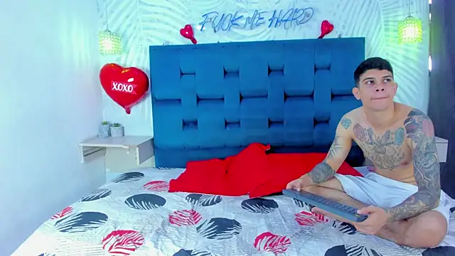 Snapshot of Adventurous_Boys chatting on February 2026 06:19:01 PM Adventurous Boys online show from February 2026 06:19:01 PM