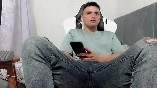 Tuporia6272 online show from February 2026 05:51:01 AM