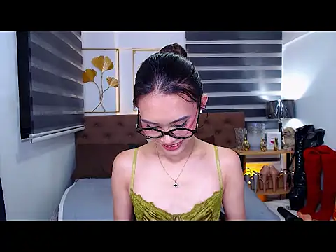 JuicyCockThea online show from April 2026 04:44:01 PM