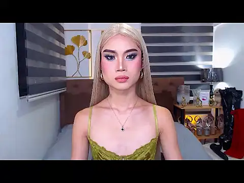 JuicyCockThea online show from June 2026 01:06:02 PM