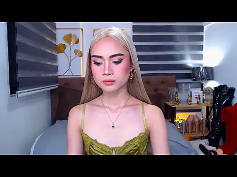 JuicyCockThea online show from April 2026 01:36:01 PM