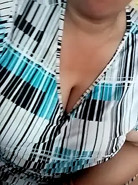 Snapshot of Simran_008 chatting on July 2026 04:23:01 AM Simran 008 online show from July 2026 04:23:01 AM