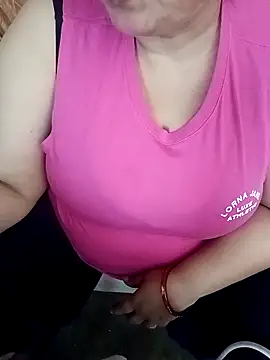 Snapshot of Simran_008 chatting on April 2026 07:04:02 AM Simran 008 online show from April 2026 07:04:02 AM