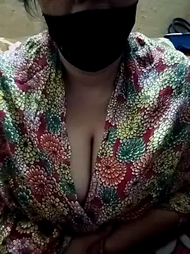 Snapshot of Simran_008 chatting on April 2026 11:01:01 PM Simran 008 online show from April 2026 11:01:01 PM