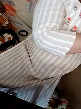 Snapshot of Simran_008 chatting on April 2026 06:15:01 AM Simran 008 online show from April 2026 06:15:01 AM