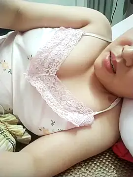 Snapshot of Strawberry-wet chatting on May 2026 05:48:01 PM Strawberry-wet online show from May 2026 05:48:01 PM