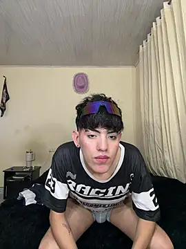 max femboy online show from February 2026 06:33:02 AM